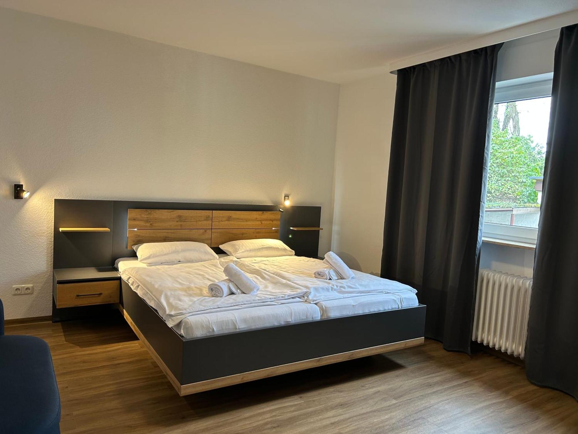 Riverside Airport Hotel Kelsterbach Exteriör bild